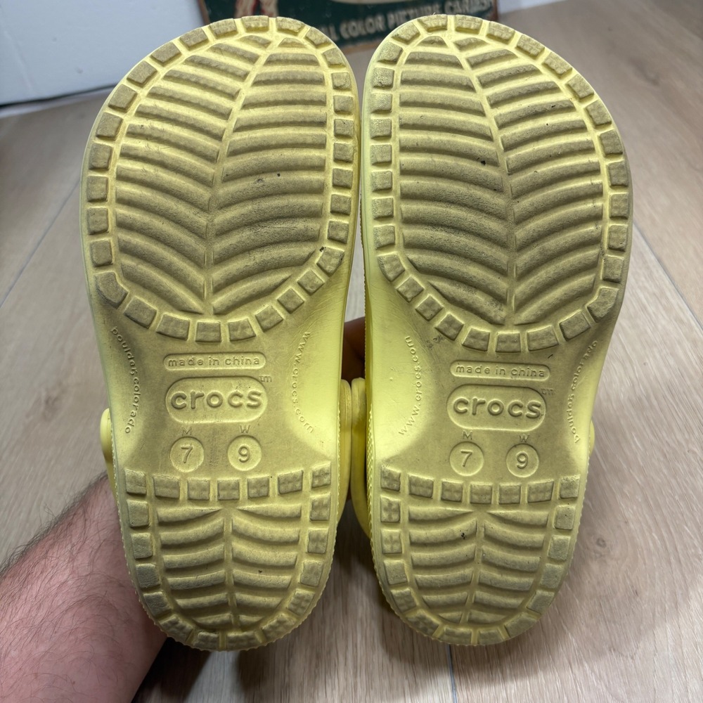 Crocs Classic Clog Lemon Yellow Mens 7 Womens 9 Jibbitz Charms 10001-7C1 - Picture 7 of 7